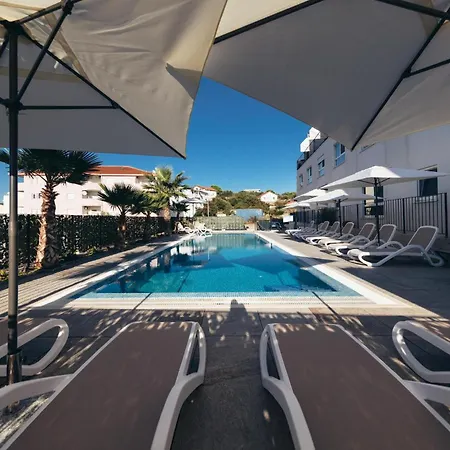 Lovely In Okrug Gornji Apartment Trogir