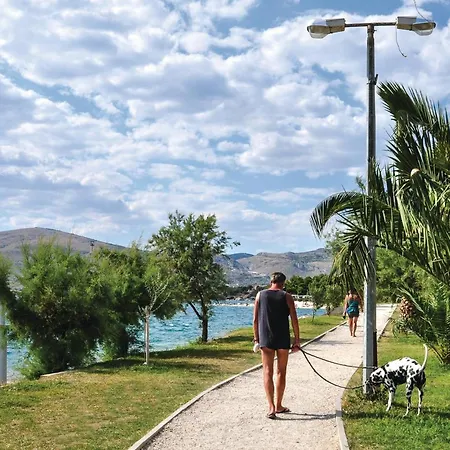 Lovely In Okrug Gornji Apartment Trogir