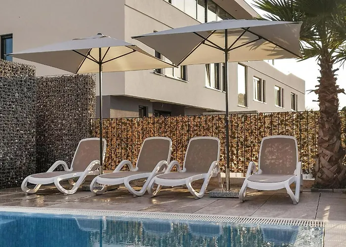 Apartment Lovely In Okrug Gornji *
