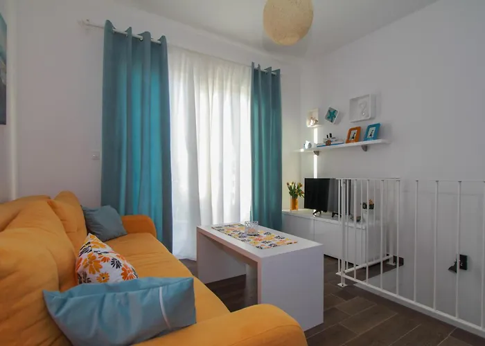 Lovely In Okrug Gornji Apartment *