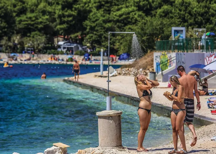 Lovely In Okrug Gornji Apartment Trogir